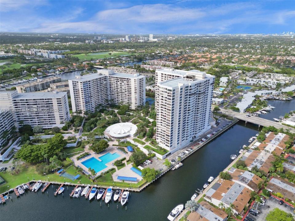 2500 Parkview Dr 2020, Hallandale Beach, 佛罗里达州 33009, 美国