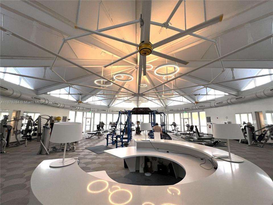 2500 Parkview Dr 2020, Hallandale Beach, 佛罗里达州 33009, 美国