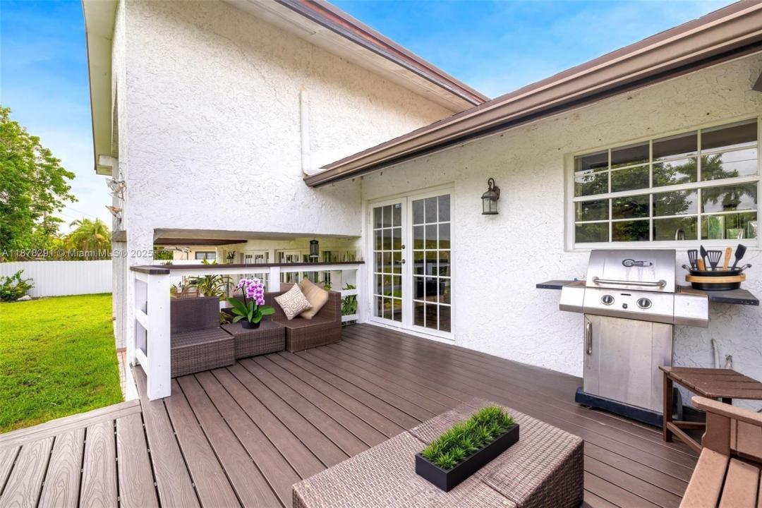 16530 Royal Poinciana Ct, Weston, Florida 33326, USA