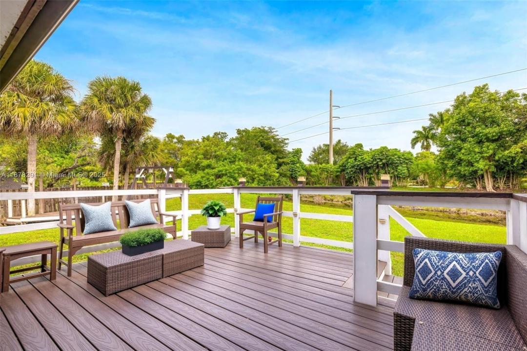 16530 Royal Poinciana Ct, Weston, Florida 33326, USA