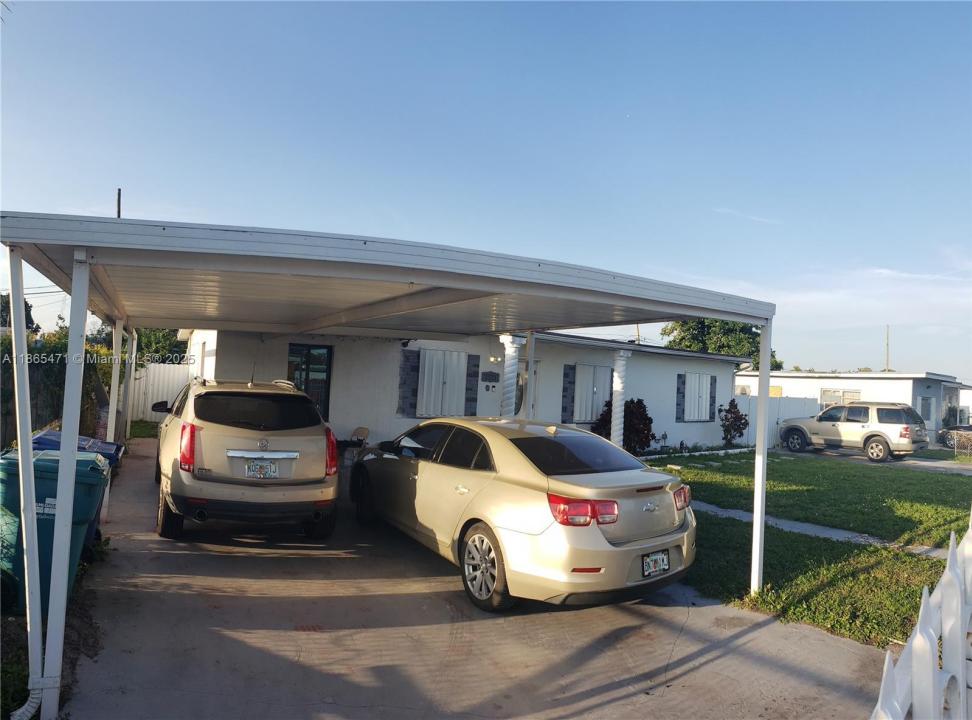 2525 NW 156th St, Miami Gardens, Florida 33054, Estados Unidos