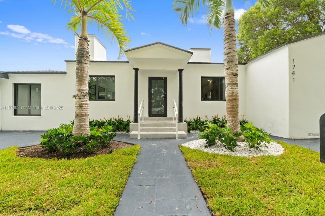 1741 SW 17th Ct, Miami, Florida 33145, USA