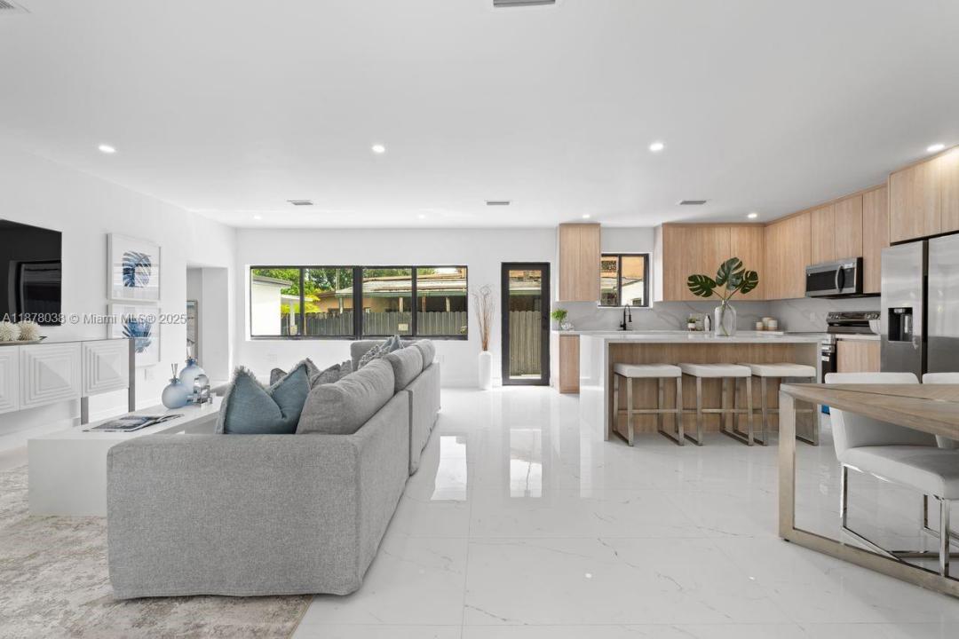 1741 SW 17th Ct, Miami, Florida 33145, USA
