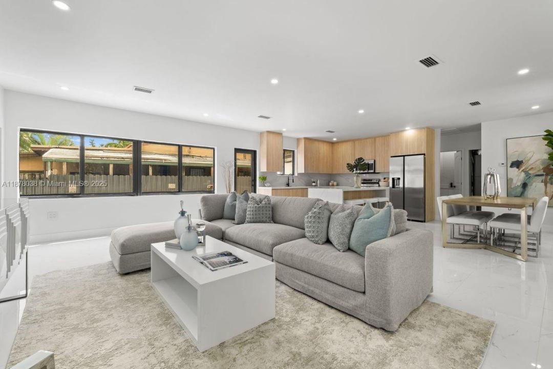 1741 SW 17th Ct, Miami, Florida 33145, USA
