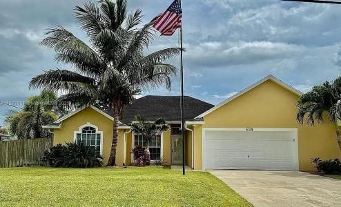 524 SW Crawfish Dr, Port St. Lucie, Florida 34953, USA