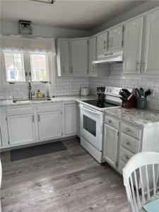 115 Holden Road, South Kingstown, Rhode Island 02879