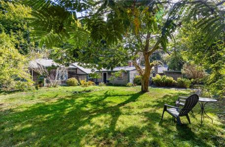 40 Indian Terrace, Middletown, Rhode Island 02842