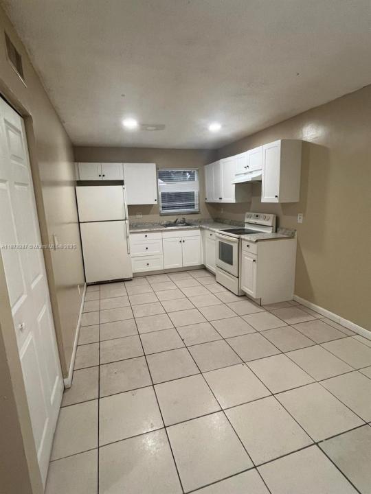 7490 SW 10th Ct 1-4, North Lauderdale, Flórida 33068, Estados Unidos