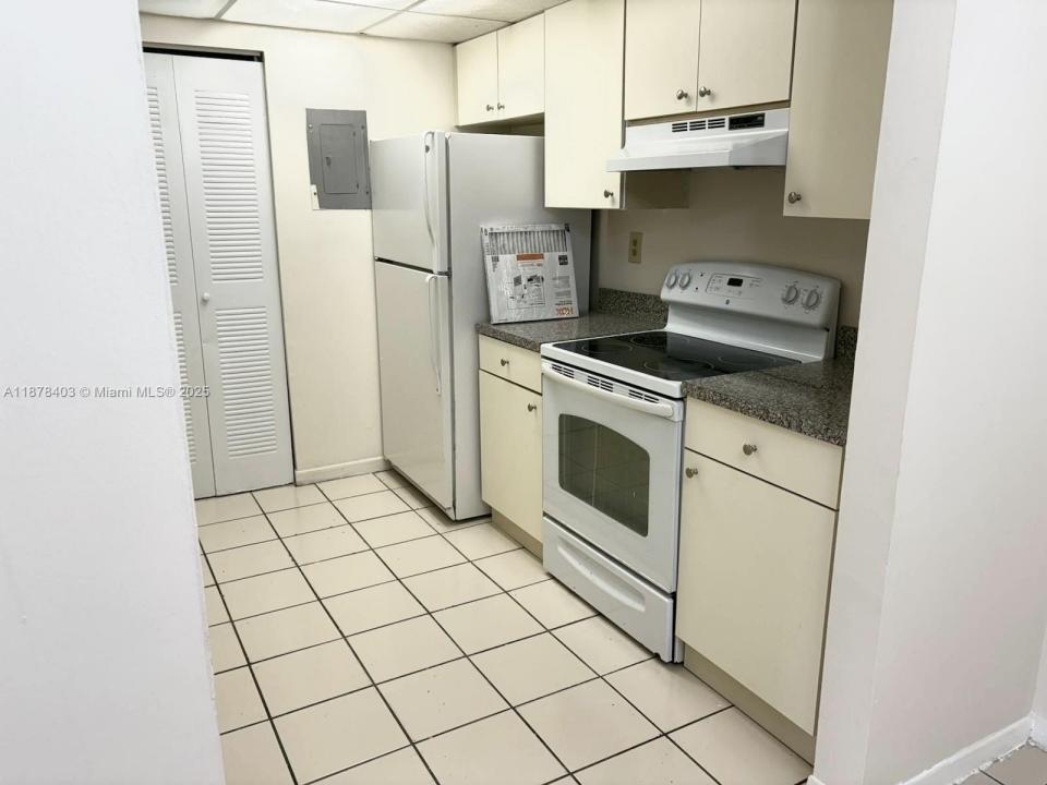 566 NW 114th Ave 203, Sweetwater, 佛羅里達州 33172, 美國