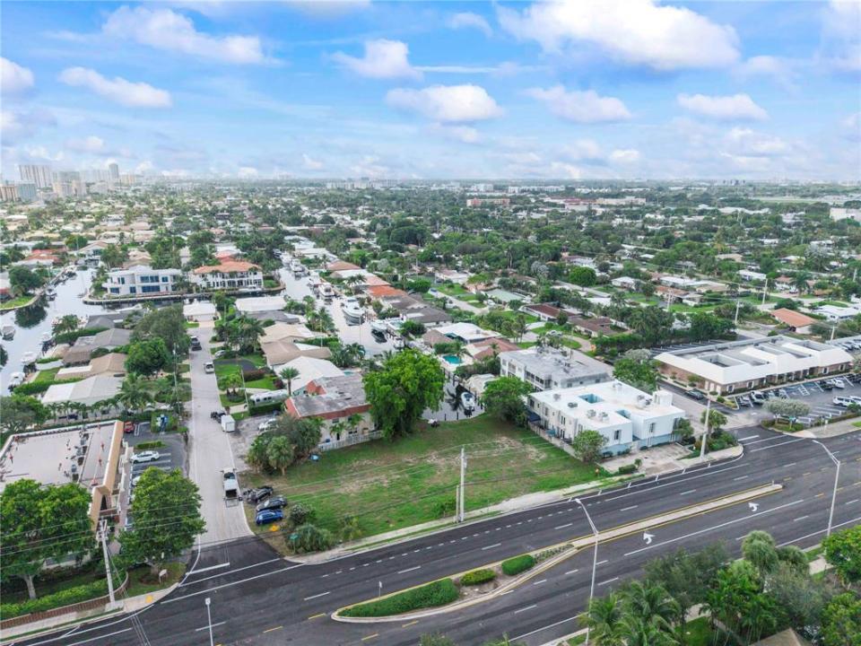 2716 NE 14th Street Cswy, Pompano Beach, Florida 33062, Estados Unidos