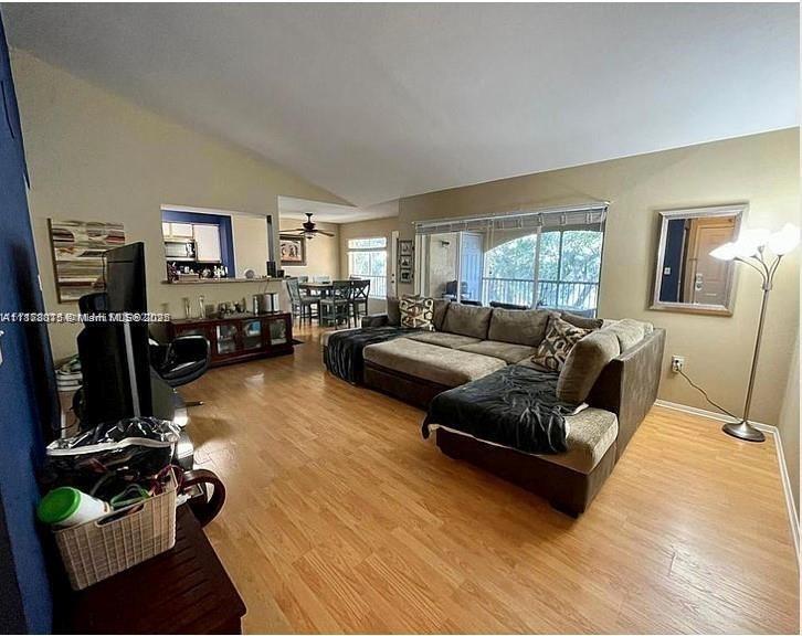 2445 NW 33rd St 1413, Oakland Park, Florida 33309, Stati Uniti