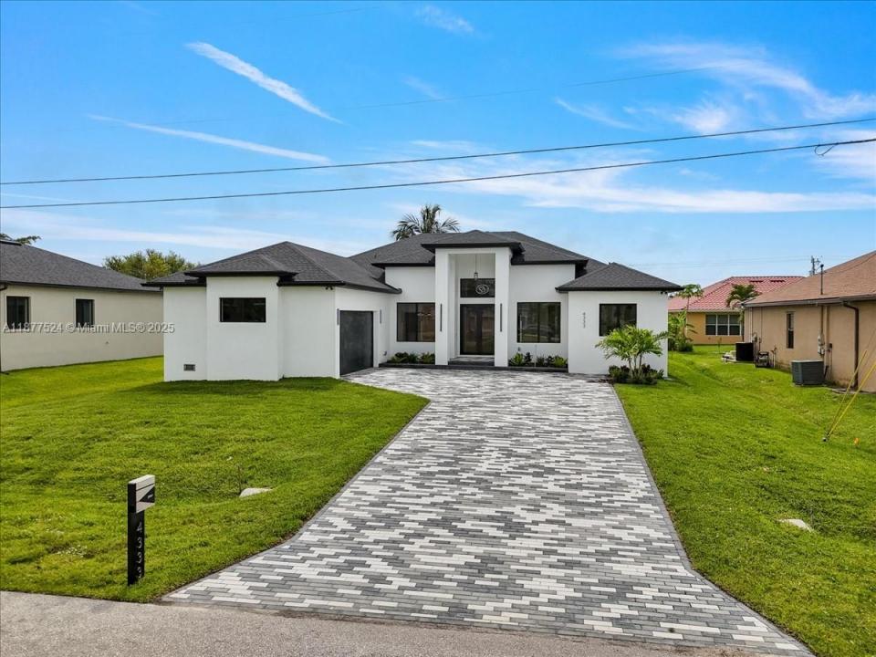 4333 SW 16th PL, Other City - In The State Of Florida, Florida 33914, Estados Unidos