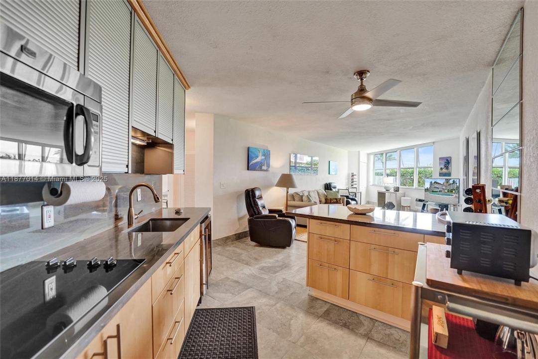 1936 S Ocean Dr 20D, Hallandale Beach, Florida 33009