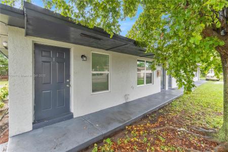 5807 SW 27th St 1, West Park, フロリダ 33023, アメリカ合衆国
