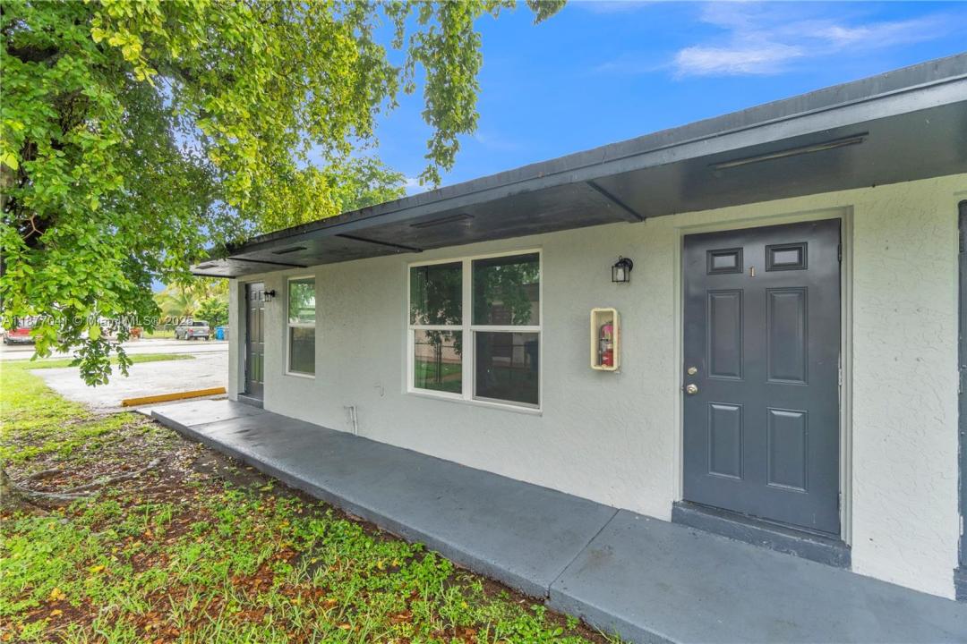 5807 SW 27th St 1, West Park, フロリダ 33023, アメリカ合衆国