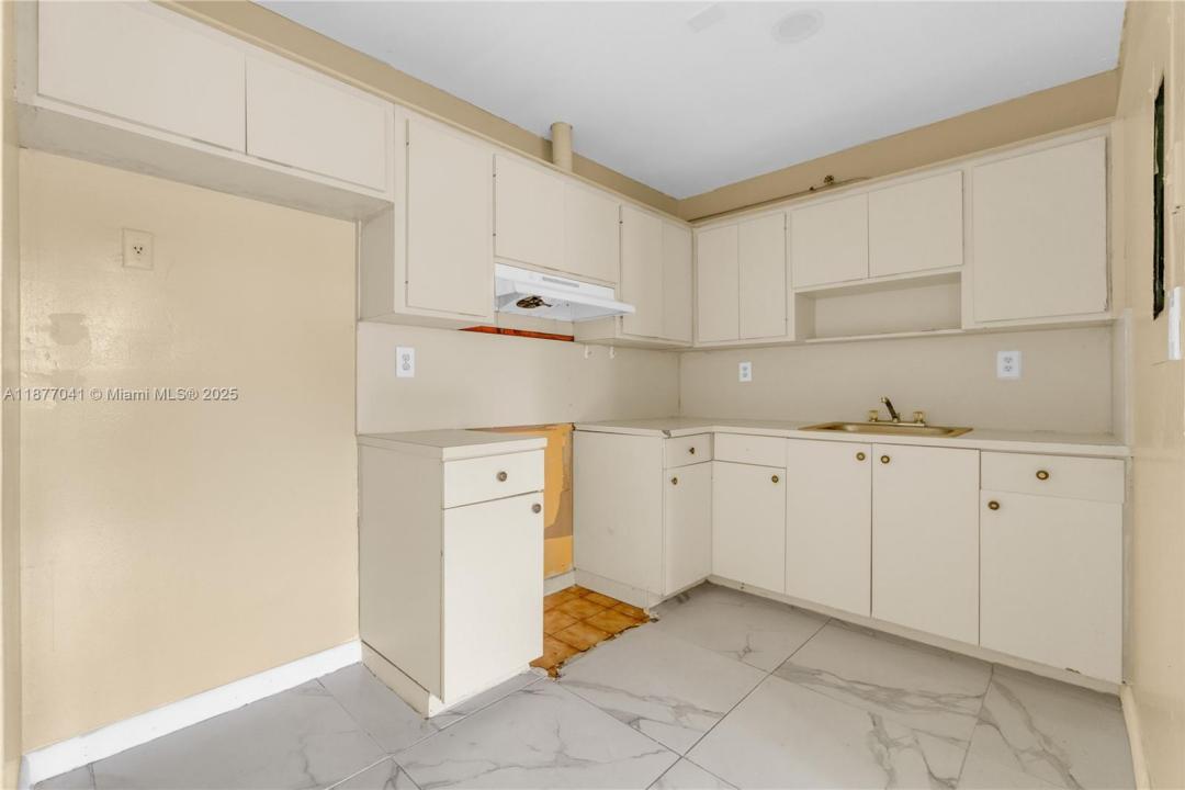 5807 SW 27th St 1, West Park, フロリダ 33023, アメリカ合衆国