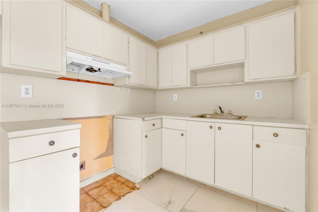 5807 SW 27th St 1, West Park, フロリダ 33023, アメリカ合衆国