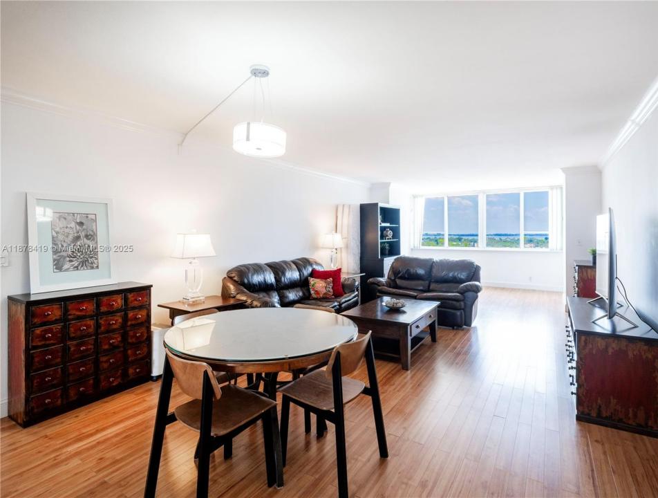 5005 Collins Ave 1105, Miami Beach, Florida 33140