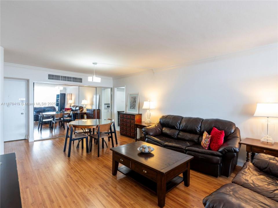 5005 Collins Ave 1105, Miami Beach, Florida 33140