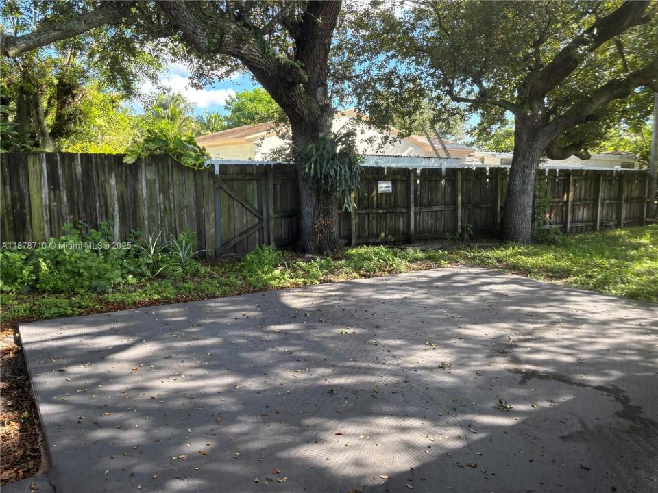 6329 Fletcher St, Hollywood, Florida 33023, USA