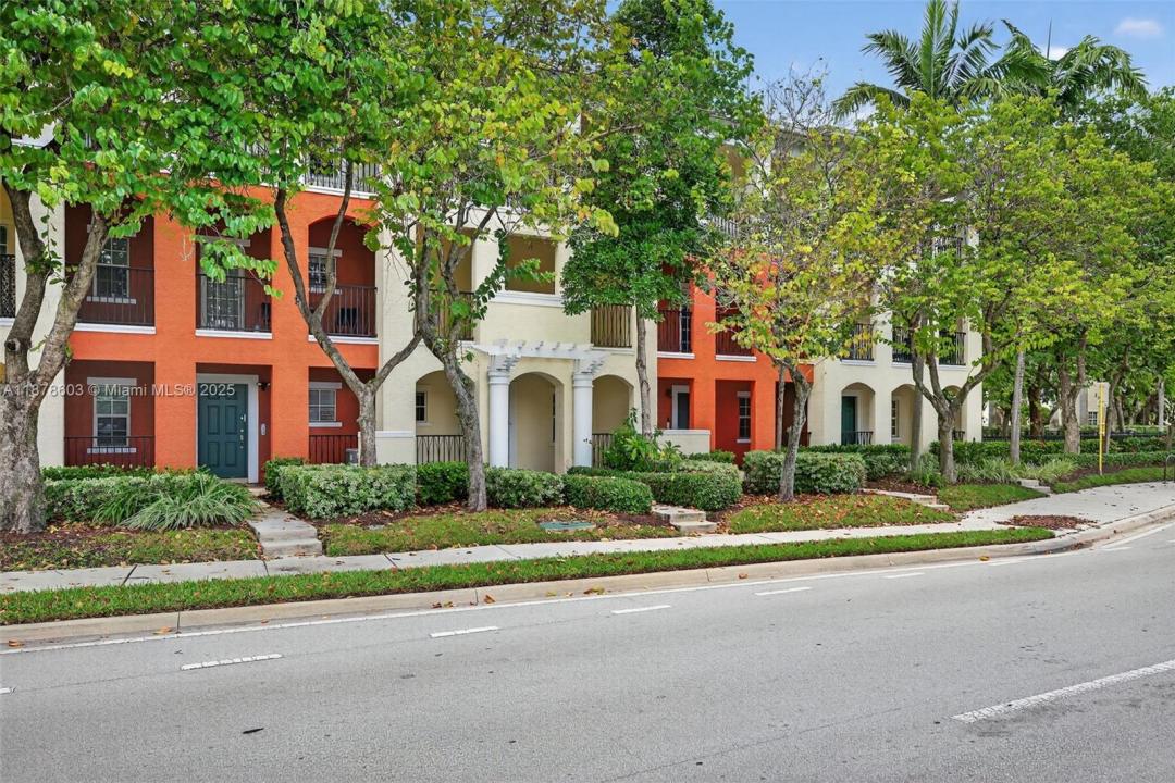 704 SW 1st Ave, Pompano Beach, Floryda 33060, USA