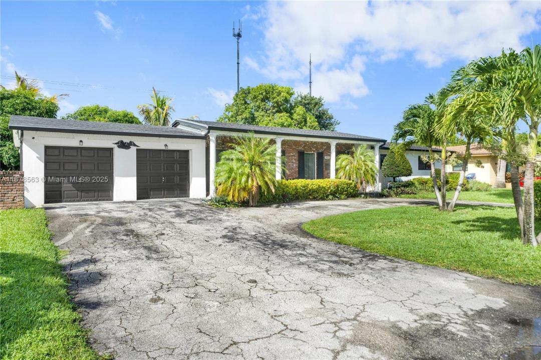 801 NW 203rd St, Miami Gardens, Florida 33169, USA