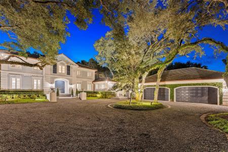 5400 Banyan Trl, Coral Gables, Florida 33156, USA