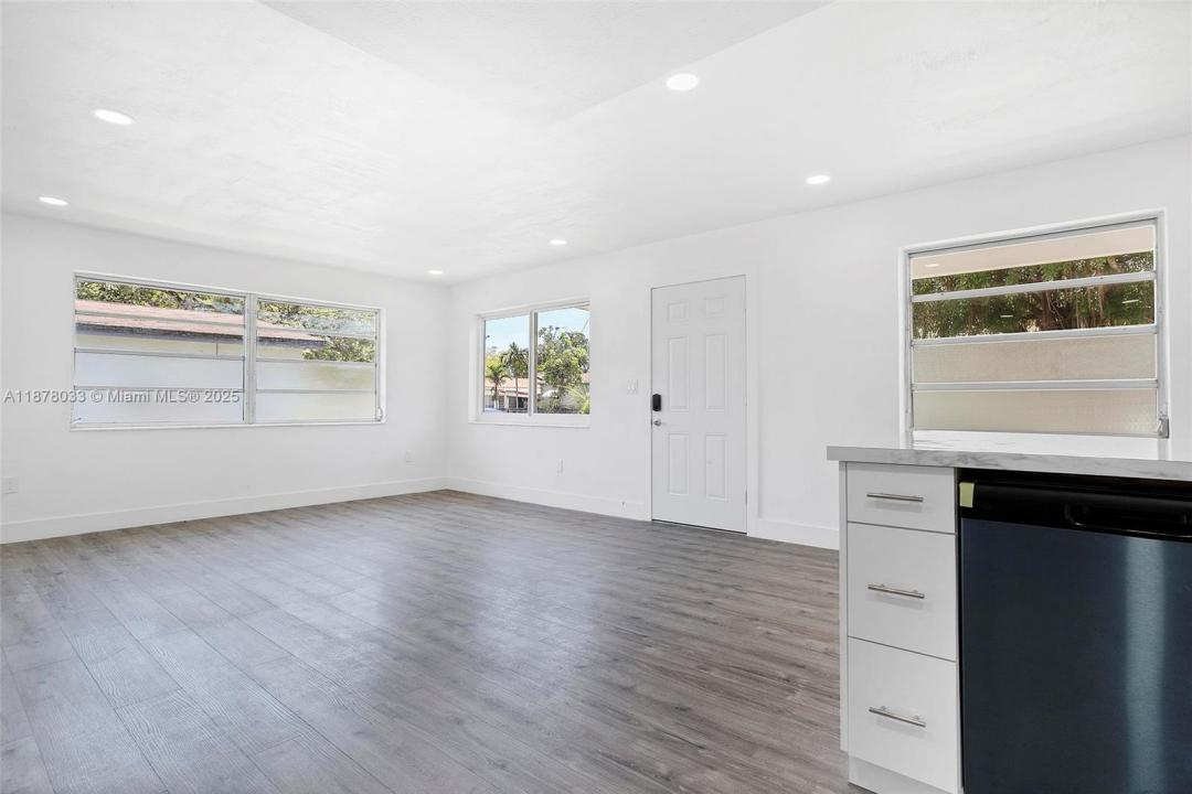 4647 NW 15th Ct, Miami, Florida 33142