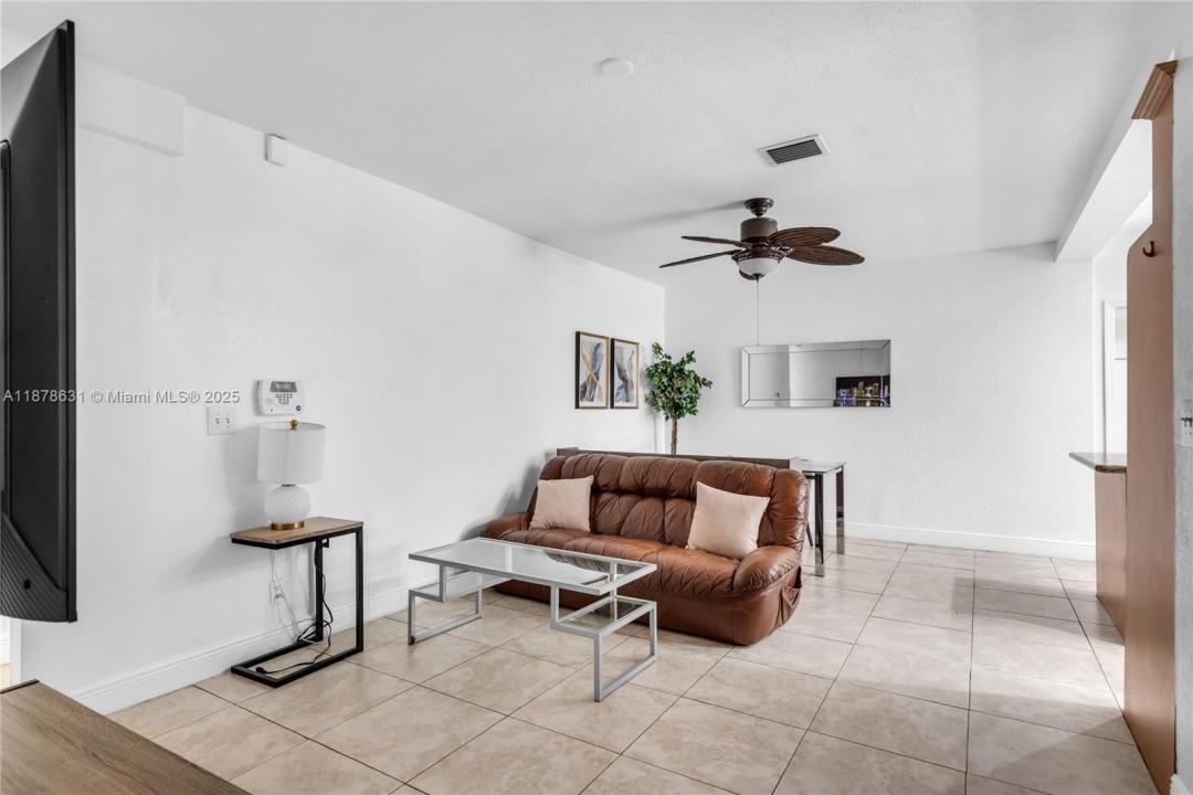 2970 NW 15th St. 2970, Miami, 佛羅里達州 33125, 美國