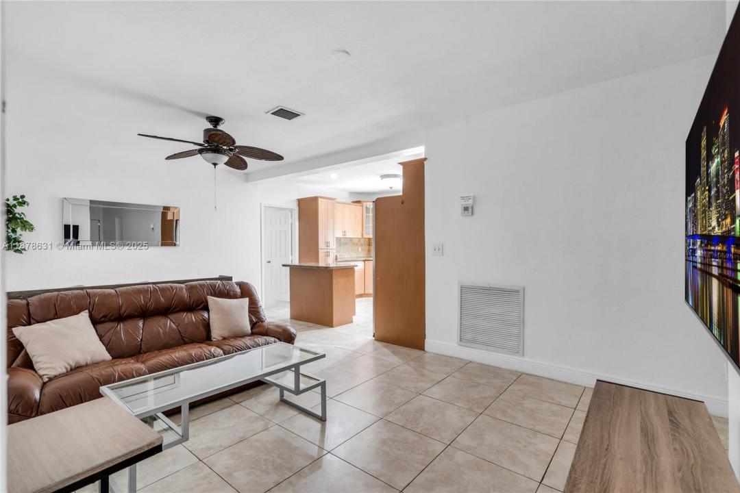 2970 NW 15th St. 2970, Miami, 佛羅里達州 33125, 美國