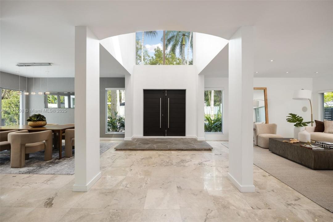 1888 Crystal Ct, Coconut Grove, Florida 33133, USA