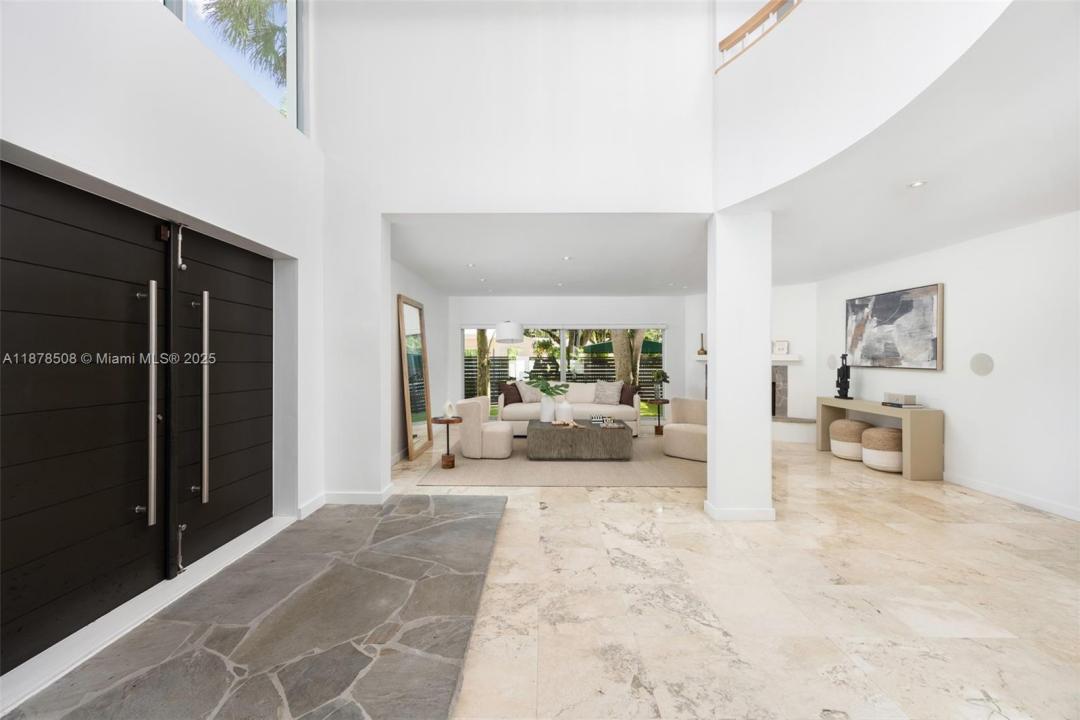 1888 Crystal Ct, Coconut Grove, Florida 33133, USA