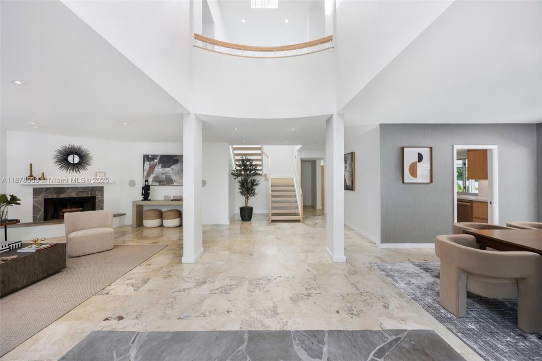 1888 Crystal Ct, Coconut Grove, Florida 33133, USA