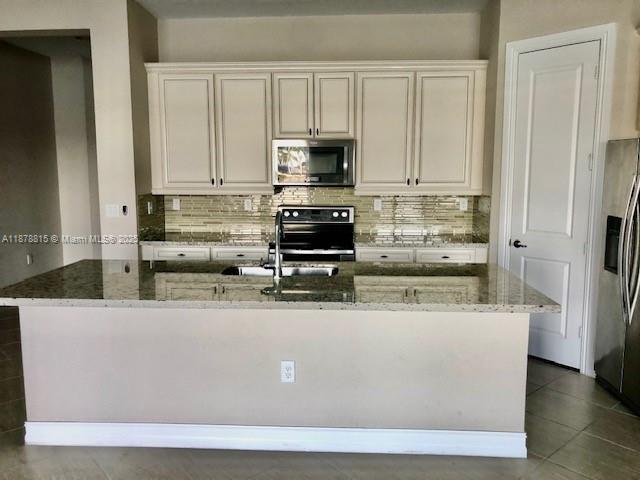 1415 SW 113th Ave 1415, Pembroke Pines, Florida 33025, Estados Unidos