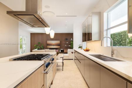 1866 Tigertail Ave, Miami, Florida 33133, USA