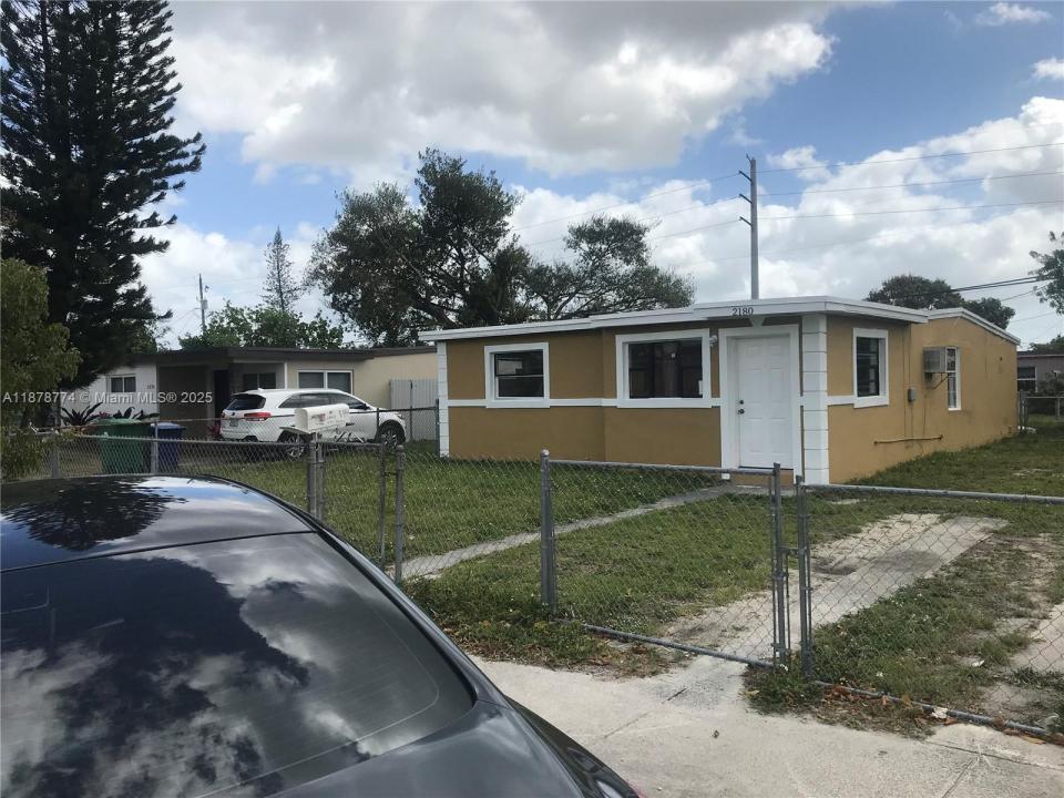 2180 Rutland St, Opa-Locka, Florida 33054, Estados Unidos