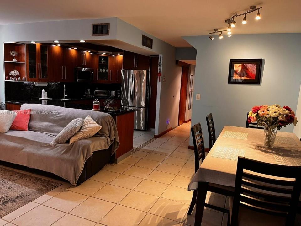 20200 W Country Club Dr 120, Aventura, 佛羅里達州 33180, 美國