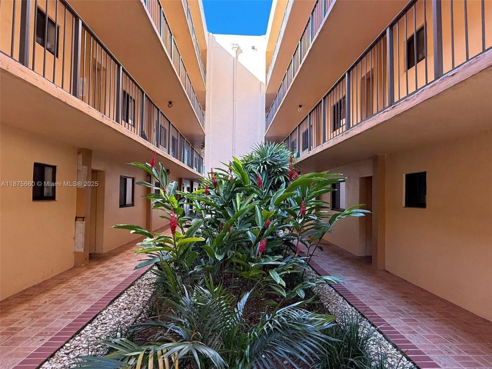 8420 SW 133rd Ave Rd 317, Miami, Florida 33183, USA