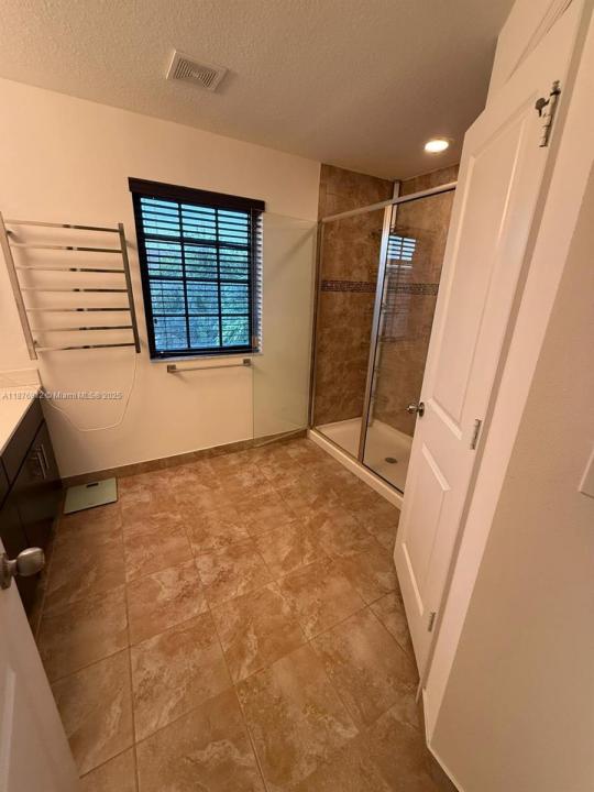 472 NE 194th Ter 472, Miami, 佛罗里达州 33179, 美国