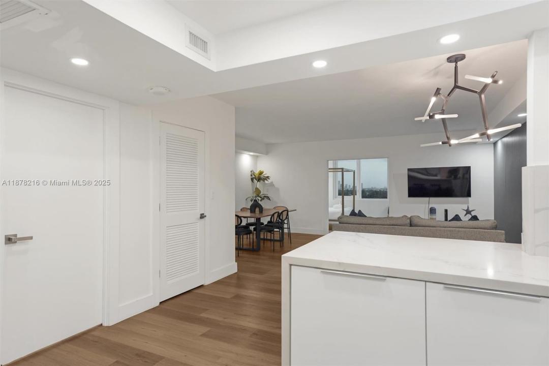 2301 Collins Ave 1135, Miami Beach, Флорида 33139, Соединенные Штаты