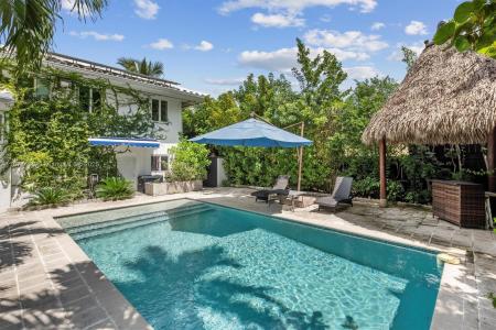 1164 NE 86th St, Miami, Florida 33138, USA