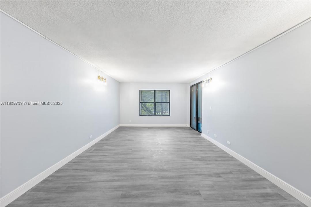 3680 Inverrary Dr 3J, Lauderhill, Florida 33319