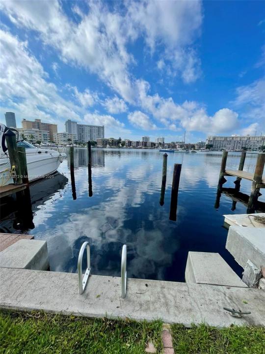2380 Diana Dr, Hallandale Beach, Flórida 33009, Estados Unidos