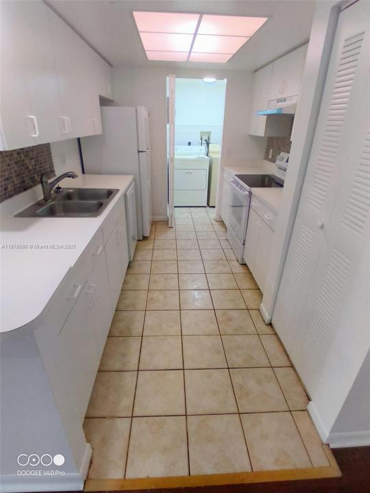 4183 N Haverhill Rd 712, West Palm Beach, Florida 33417