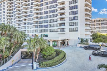 2500 Parkview Dr 2411, Hallandale Beach, Florida 33009, USA