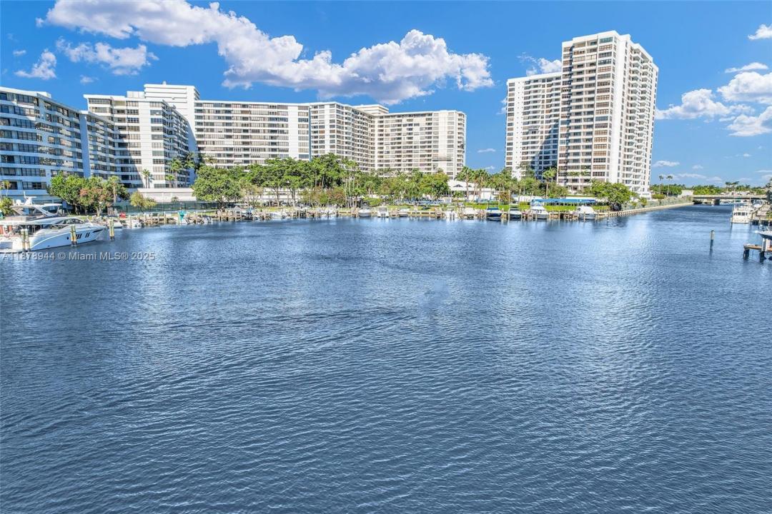 2500 Parkview Dr 2411, Hallandale Beach, Florida 33009