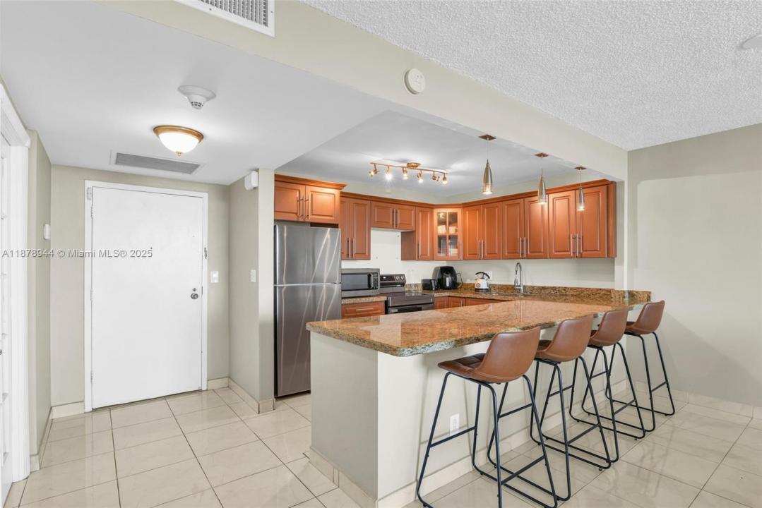 2500 Parkview Dr 2411, Hallandale Beach, Florida 33009