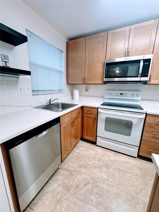 8435 Sunrise Lakes BLV 104, Sunrise, Florida 33322