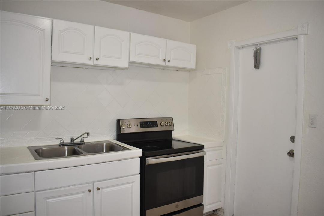 633 NW 6th Ct 1N, Hallandale Beach, Florida 33009, Stati Uniti