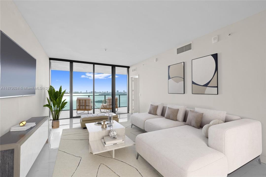 700 NE 24th ST 2402, Miami, 佛罗里达州 33137, 美国